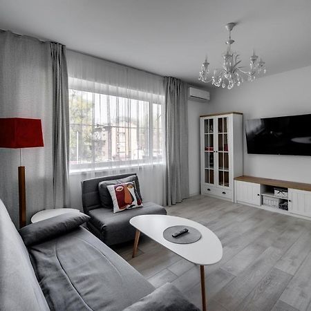 White Apartment Scandinavian Style Zaporizhia Eksteriør billede