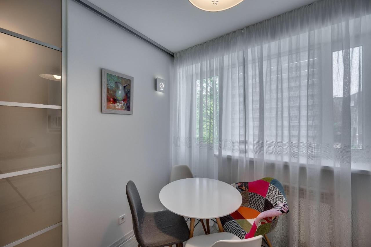 White Apartment Scandinavian Style Zaporizhia Eksteriør billede