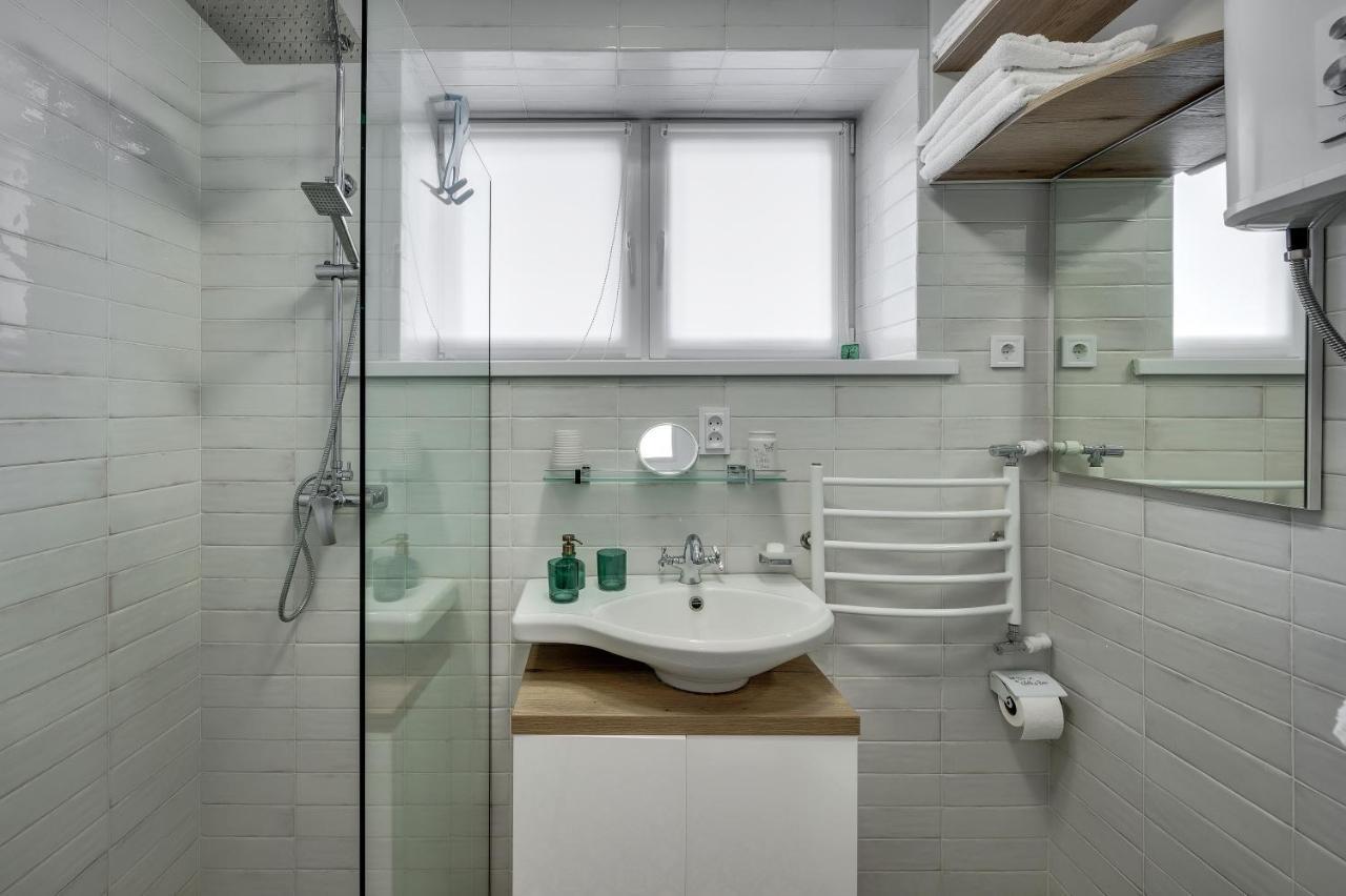 White Apartment Scandinavian Style Zaporizhia Eksteriør billede