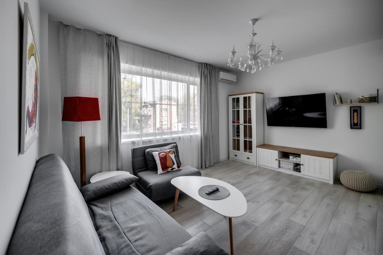 White Apartment Scandinavian Style Zaporizhia Eksteriør billede